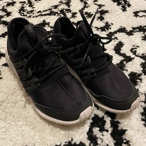 Adidas Tubular Sneakers Size 4.5 Kids/6 Women’s